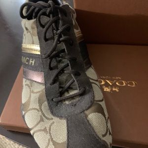 Coach brown sneakers size 8 woman’s. Great condition